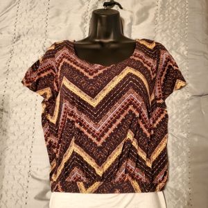 Crop top with elastic band